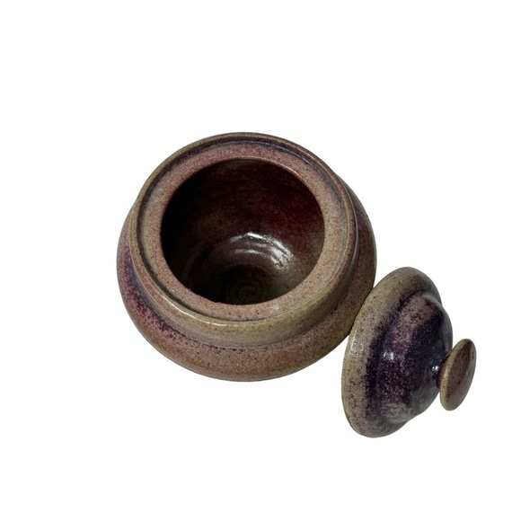 1983 Beautiful Hand-thrown Pottery Clay Jar with Lid 7.5” - Picture 6 of 7